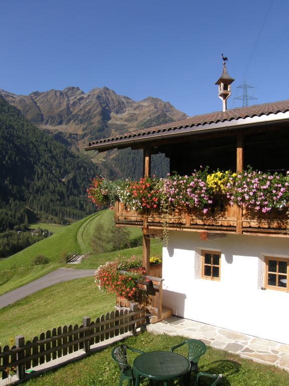 Grossgasteigerhof Apartment Selva dei Molini Bagian luar foto